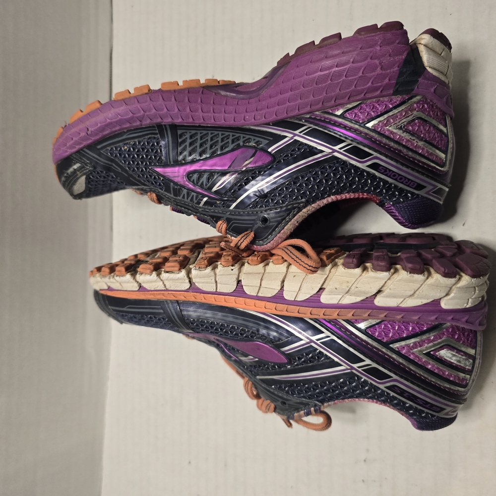 Brooks Women's Purple and Black Running Shoes